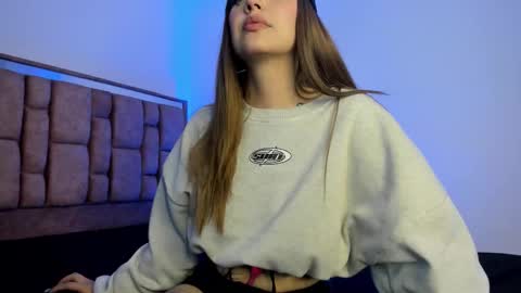 Snapshot of lucy_miller666 chatting on October 28, 5:08 am Lucy 699 online show from October 28, 5:08 am