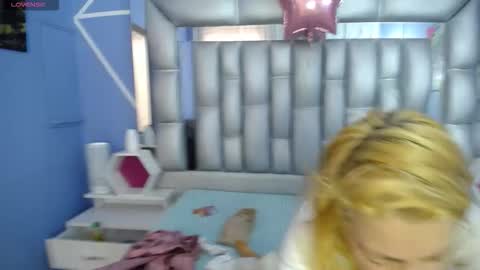  SleepyAbuela online show from November 3, 12:50 pm