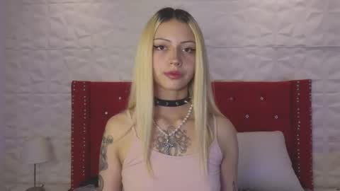 PINK online show from October 13, 8:11 pm