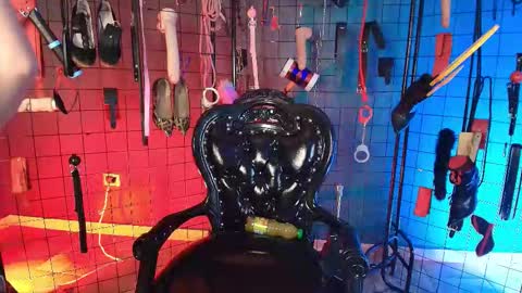 Lucy and slave maddy online show from December 18, 8:59 pm