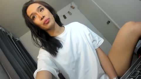 lucy_shane online show from September 18, 6:23 pm