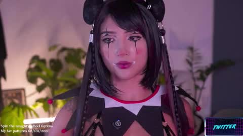 Lucy Alien  online show from October 27, 10:10 pm