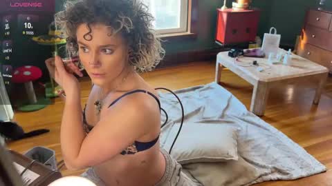 lucydreamsbaby online show from January 28, 8:58 pm