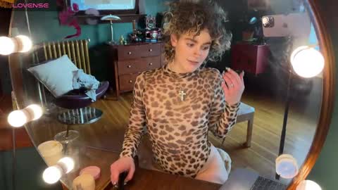 lucydreamsbaby online show from February 28, 12:32 am