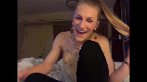 lucyheifer online show from September 15, 1:51 am