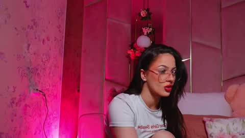 Lucy Lexton online show from March 28, 2:13 am