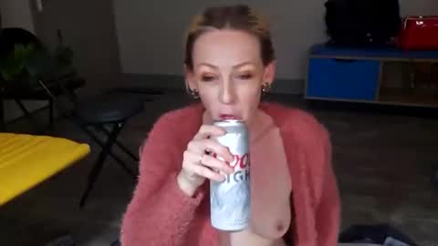 Lucy Loves Lookers online show from January 1, 10:32 am