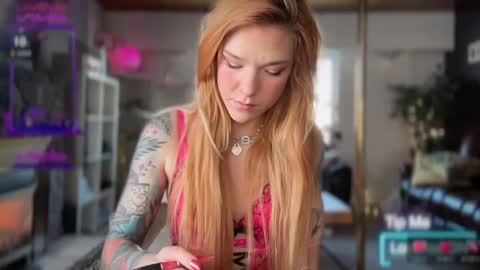 Luubeam             INSTA luubeammm TWITTER lunaisreallycu1 online show from January 13, 6:38 pm