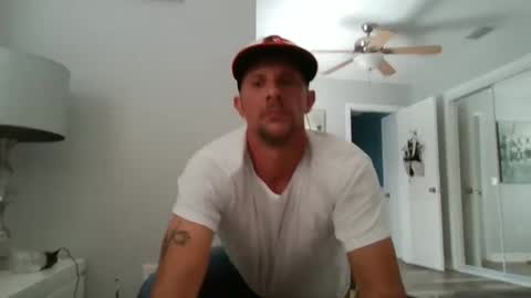 luiggii0904 online show from February 1, 7:13 pm