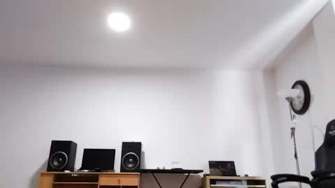 Luigi online show from April 5, 2:25 pm