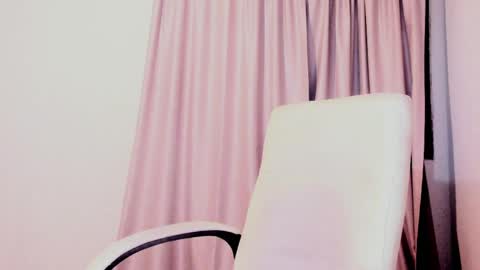 Luisa Diaz online show from May 25, 11:11 pm