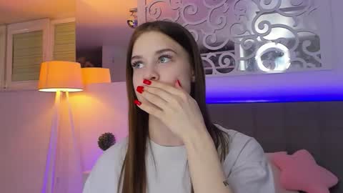 LuisaClover online show from March 6, 5:56 pm