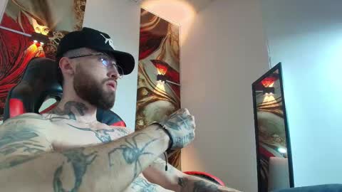 Snapshot of luke_davis01 chatting on September 15, 1:23 pm LUKE online show from September 15, 1:23 pm
