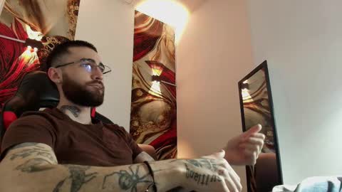 Snapshot of luke_davis01 chatting on October 6, 1:18 pm LUKE online show from October 6, 1:18 pm