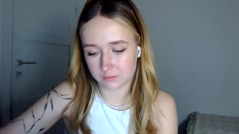 Lulu Baby18 online show from April 22, 8:16 pm