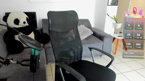 Snapshot of lulu_lopez chatting on February 23, 3:40 pm Lau online show from February 23, 3:40 pm