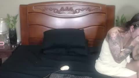 lulu_wild online show from February 25, 11:14 am