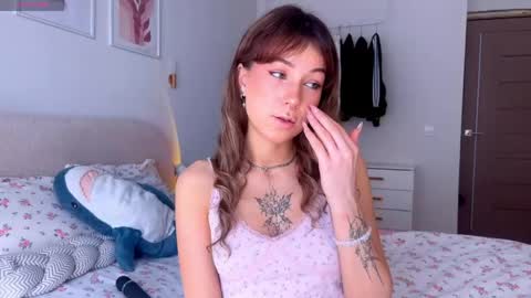 lulu berry online show from June 8, 2:12 am