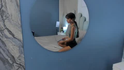 luly_dreams online show from May 3, 11:16 am