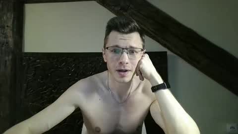 Andrew independent model 2000-0000 CET daily online show from March 27, 9:05 pm