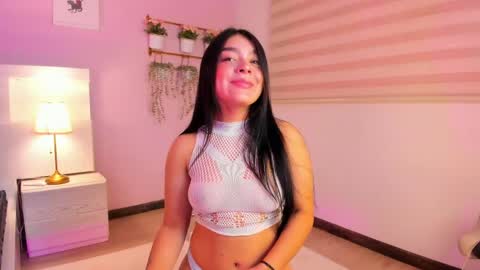 lummii_ online show from April 9, 7:08 pm