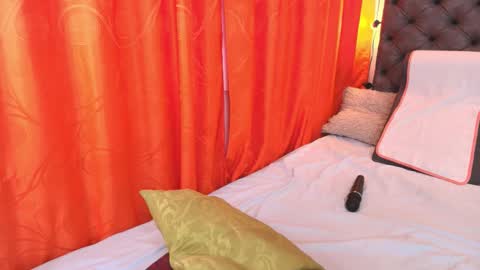 Luna  online show from January 13, 9:44 pm