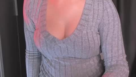 luna1vibe online show from December 17, 6:09 am