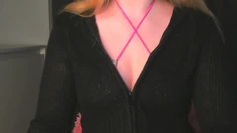 luna1vibe online show from May 8, 8:09 am