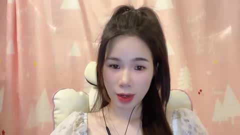 Luna online show from May 5, 1:06 pm