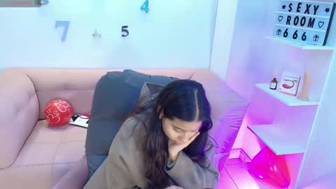 Luna And Titan  online show from February 12, 3:43 am