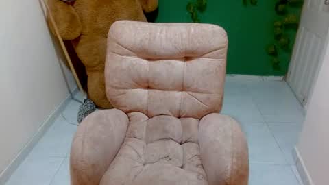 luna_bella882689 online show from June 25, 5:07 pm