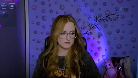 luna_berryy online show from February 17, 8:19 pm