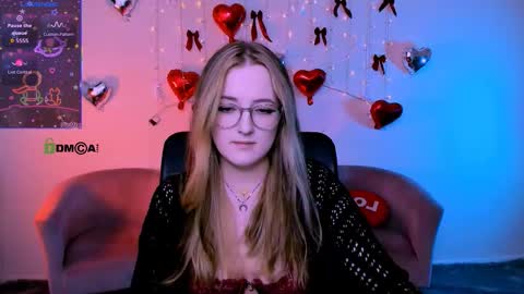 luna_berryy online show from February 24, 8:23 pm