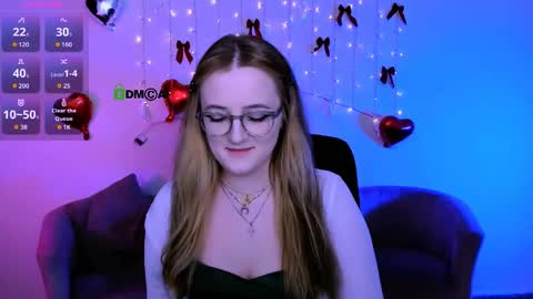 luna_berryy online show from March 20, 8:58 pm