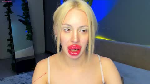 luna_beverly online show from March 23, 9:31 pm