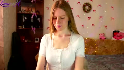 luna_evan online show from May 6, 6:30 am