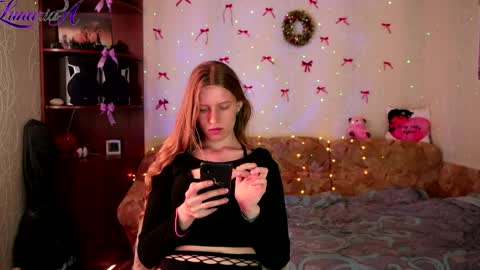 luna_evan online show from May 19, 6:31 am