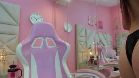 luna_hix online show from July 22, 12:40 pm