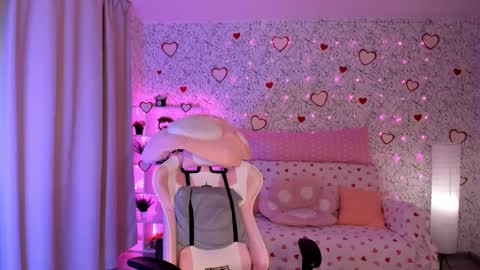 Lina  online show from February 14, 6:45 am