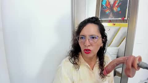 luna_naughty1 online show from March 23, 6:35 pm