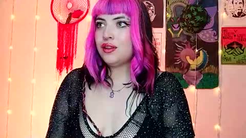 Snapshot of luna_ray420 chatting on January 13, 3:23 am MISS LUNA  online show from January 13, 3:23 am