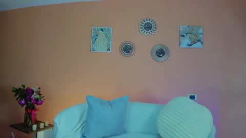 LUNA  online show from February 19, 2:49 pm