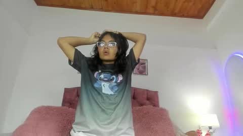 luna_velveth1 online show from February 2, 1:03 am