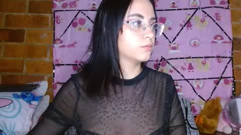 luna_vixxen online show from February 24, 7:33 am