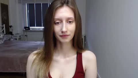 L U N A  online show from April 17, 6:49 am