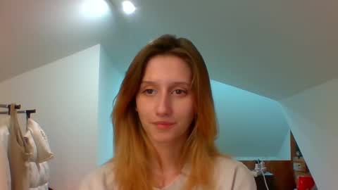 L U N A  online show from December 23, 6:15 pm