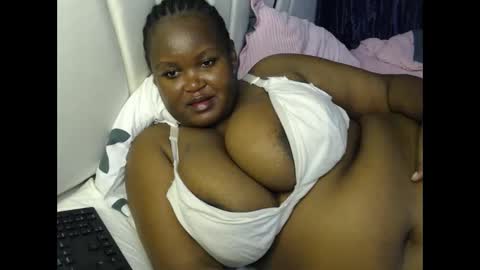 lunabloom01 online show from February 11, 1:09 am