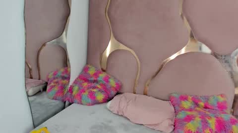 lunadreamsht online show from January 7, 5:29 pm