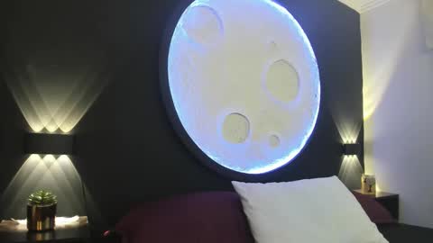 lunamisteriosa_ online show from September 19, 12:20 pm