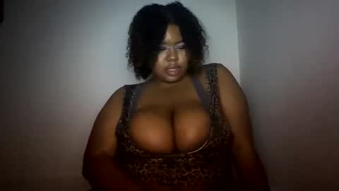 lunamoth00 online show from February 3, 2:53 am